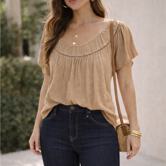 LOFT Tops - LOFT Women's Short Sleeve Tan Tee